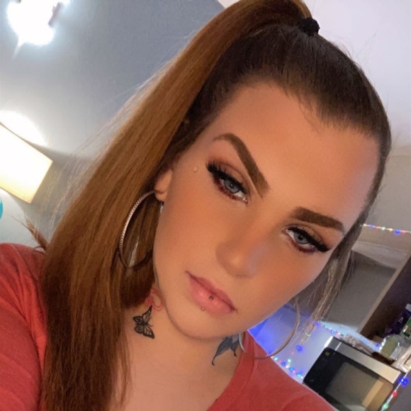 Meet your Posher, Madison - Picture 6 of 12